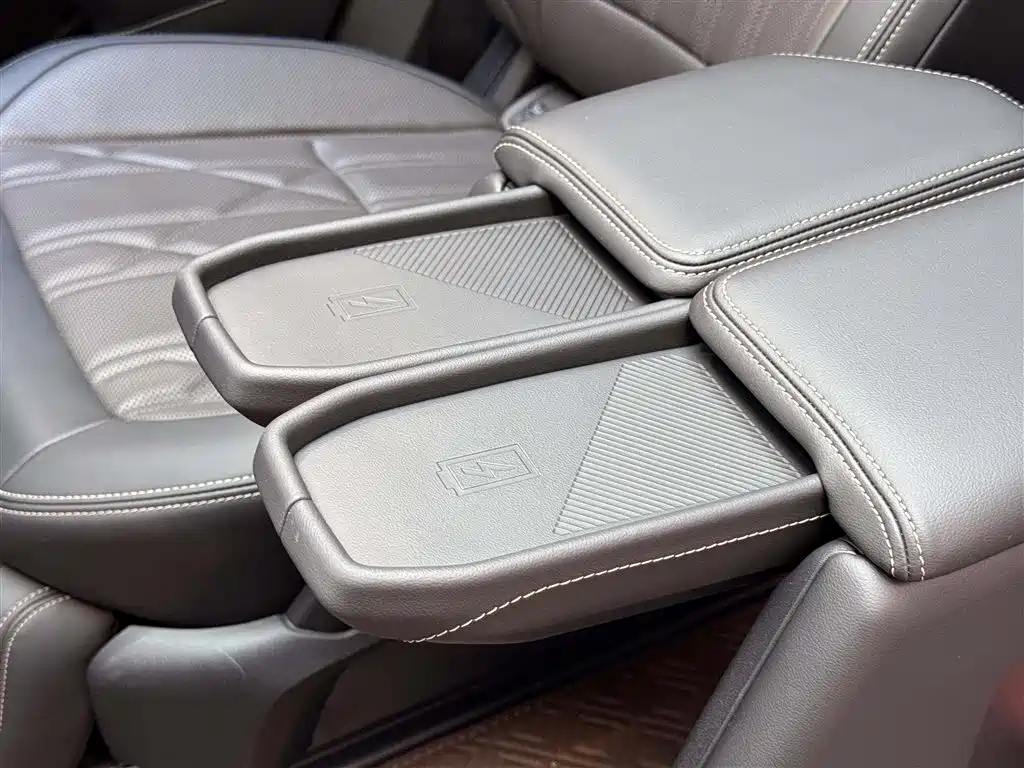 Ford Edge 2025 — фото 13