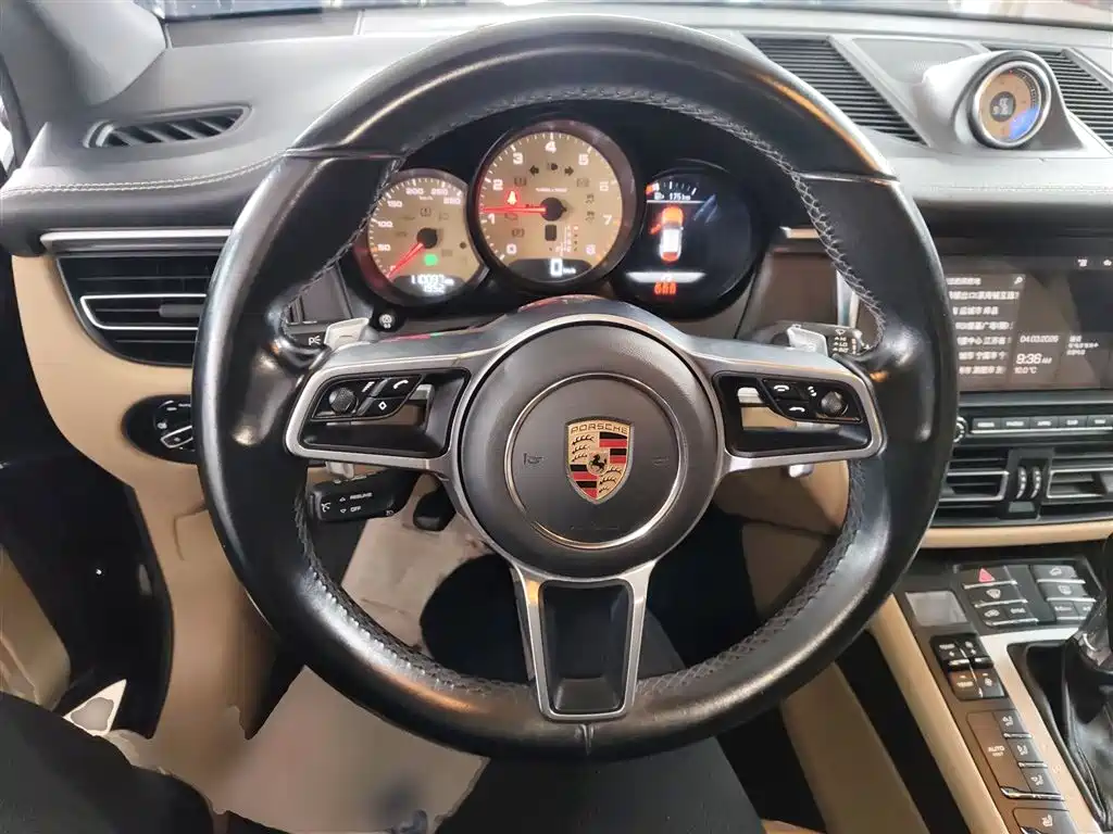 Porsche Macan 2020 — фото 11