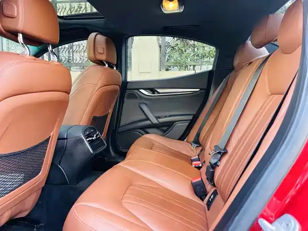 Maserati Ghibli 2015