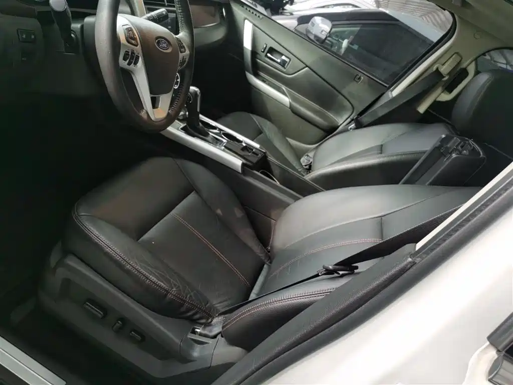 Ford Edge 2015 — фото 14