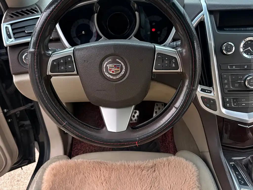 Cadillac SRX 2011 — фото 10