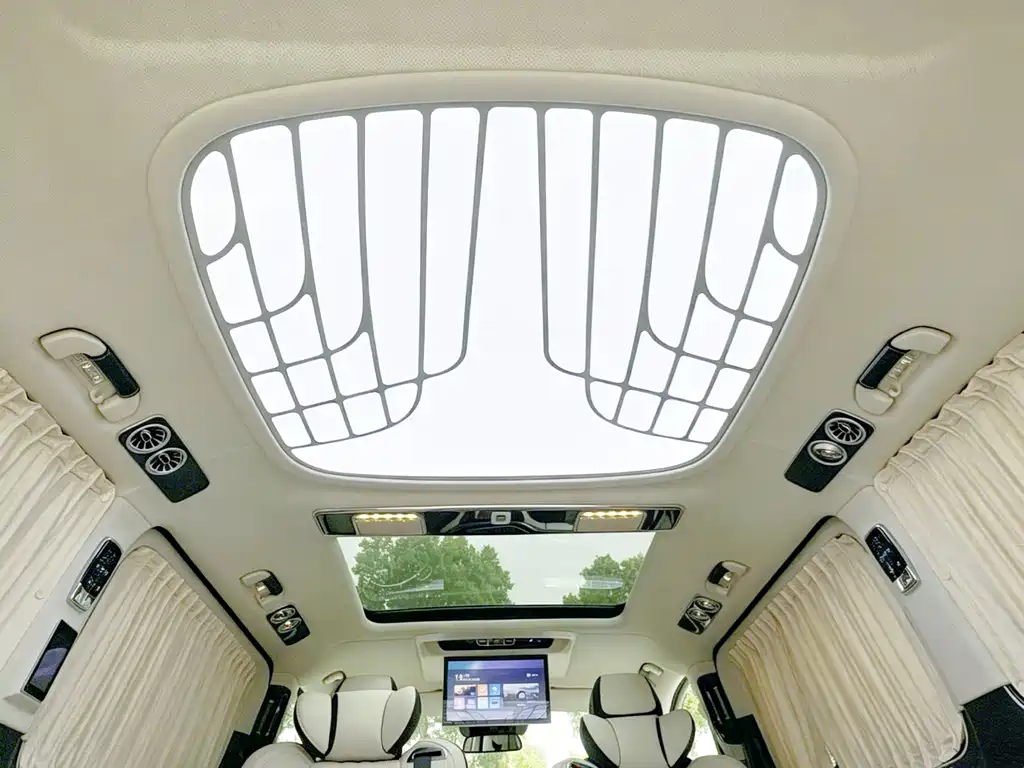 Mercedes-Benz V-Class 2022 — фото 10