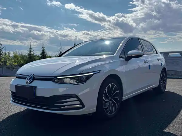 Volkswagen Golf 2021