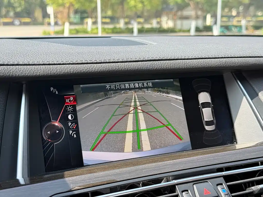 BMW 7 Series 2015 — фото 21