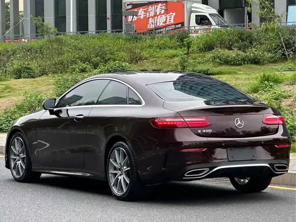 Mercedes-Benz E-Class 2022 — фото 14