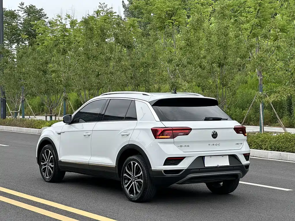 Volkswagen T-Roc 2023 — фото 19