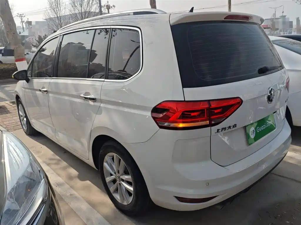 Volkswagen Touran 2018 — фото 5