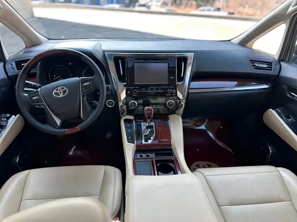Toyota Alphard 2016 — фото 11