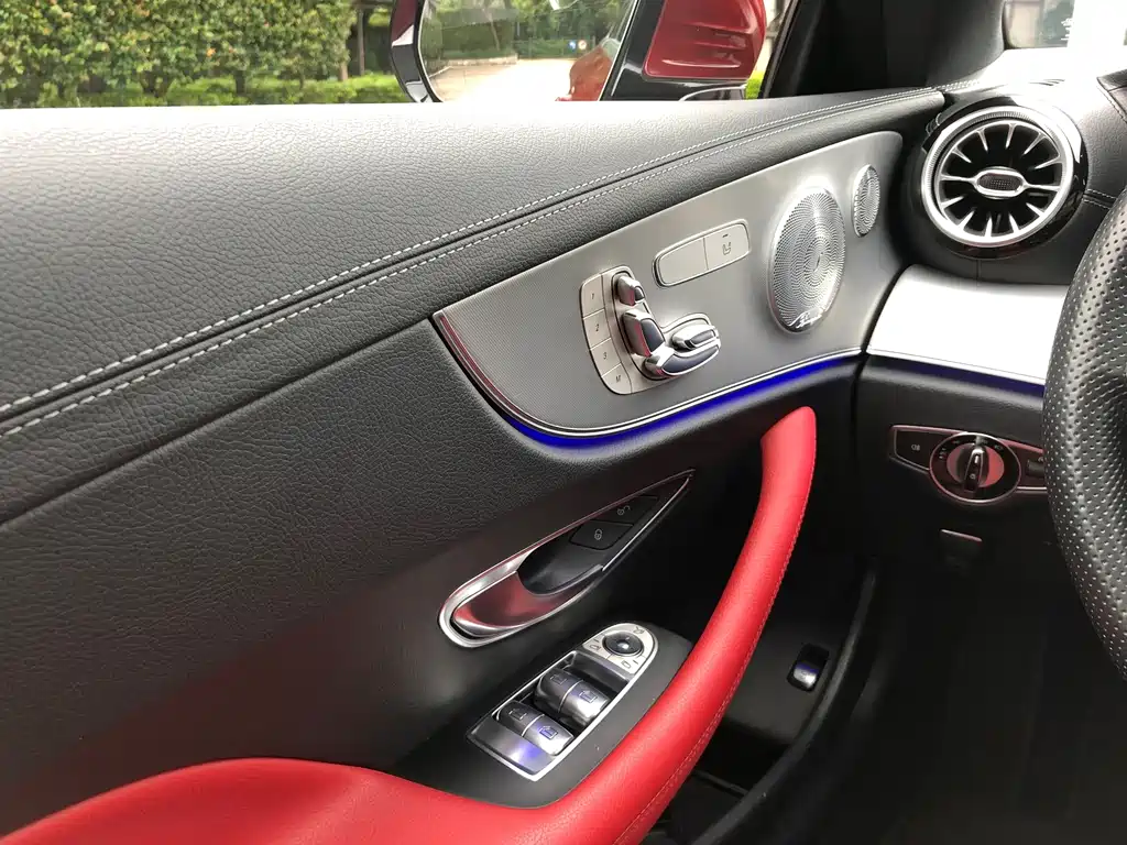 Mercedes-Benz E-Class 2018 — фото 11