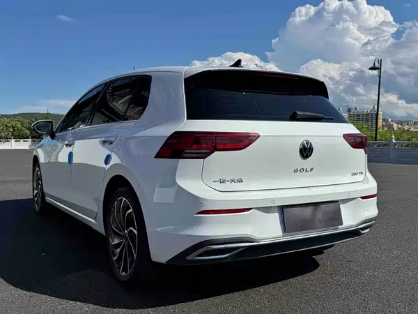 Volkswagen Golf 2021