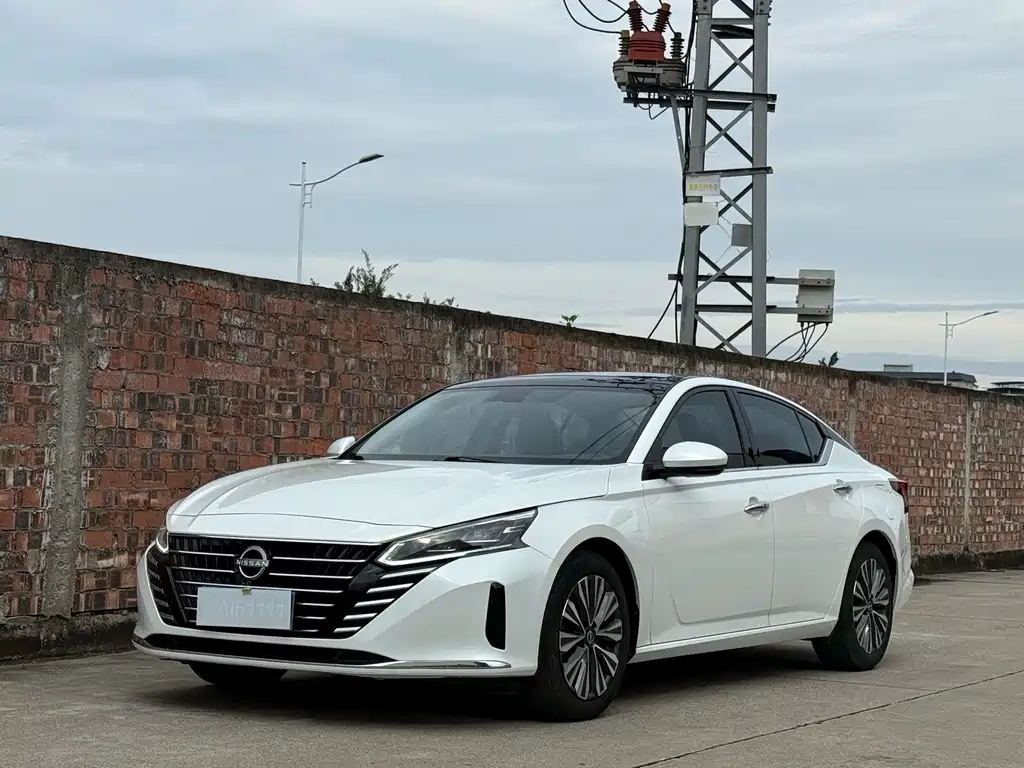 Nissan Teana 2023 — фото 1