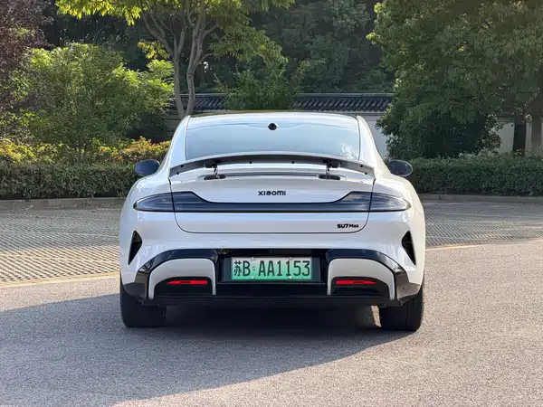 Xiaomi SU7 2025