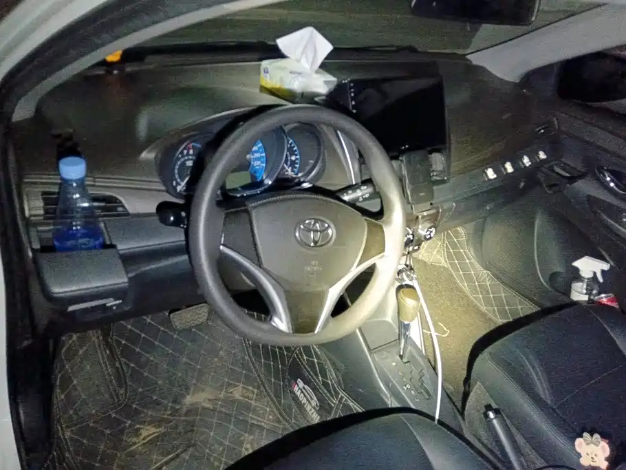 Toyota Yaris L 2016 — фото 12