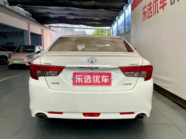 Toyota Reiz 2016