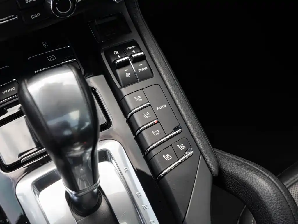 Porsche Cayenne 2013 — фото 16