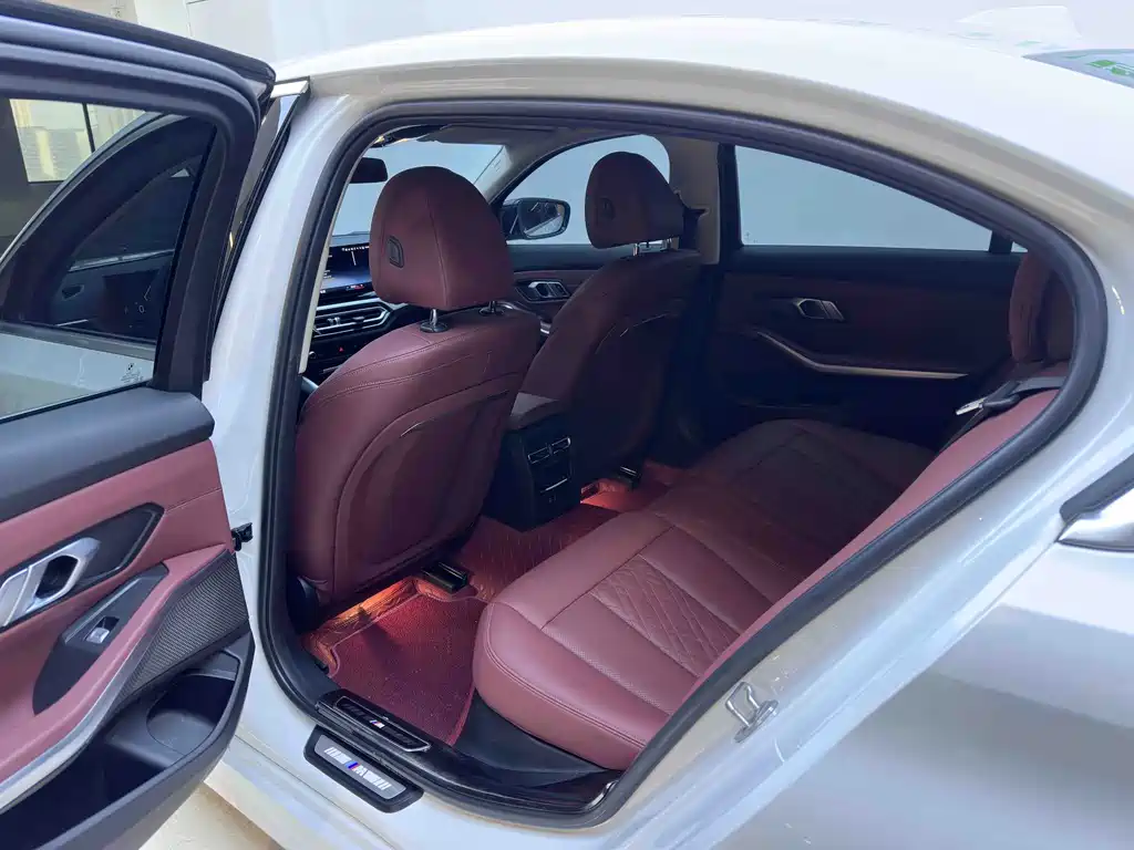 BMW 3 Series 2023 — фото 10