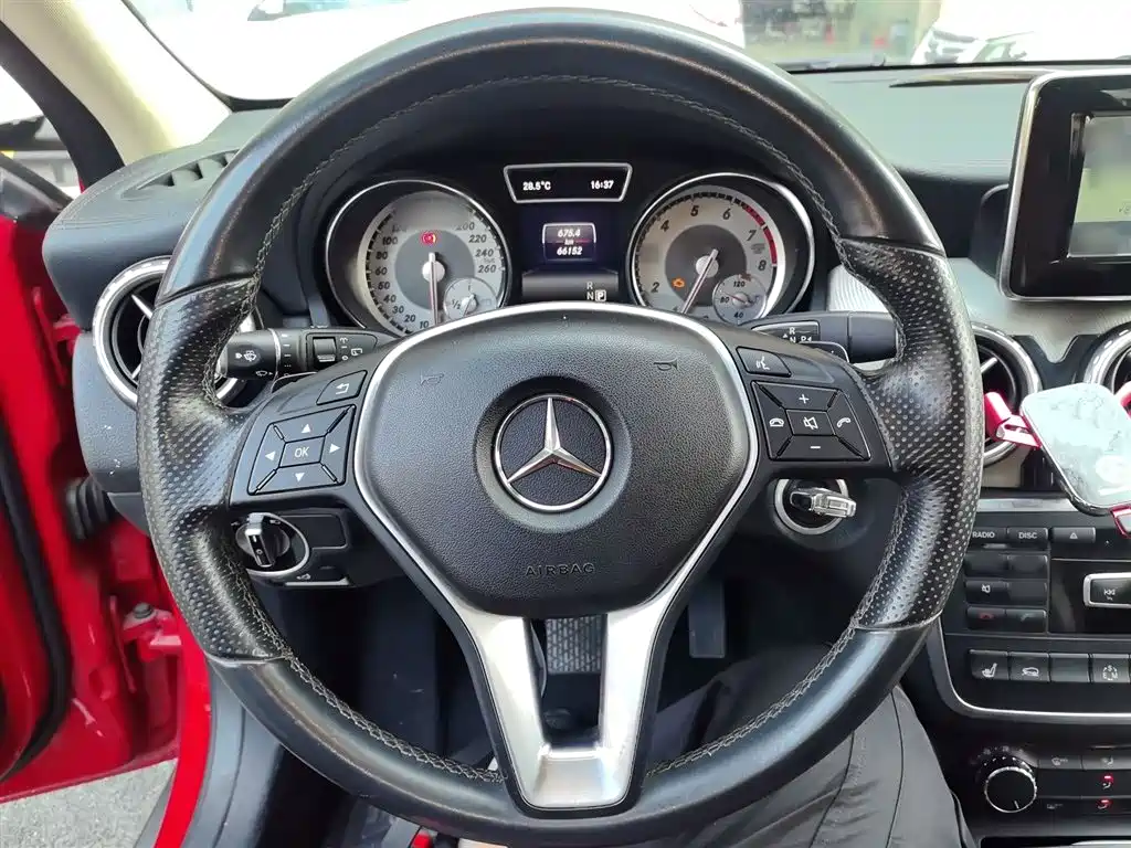 Mercedes-Benz GLA 2016 — фото 3