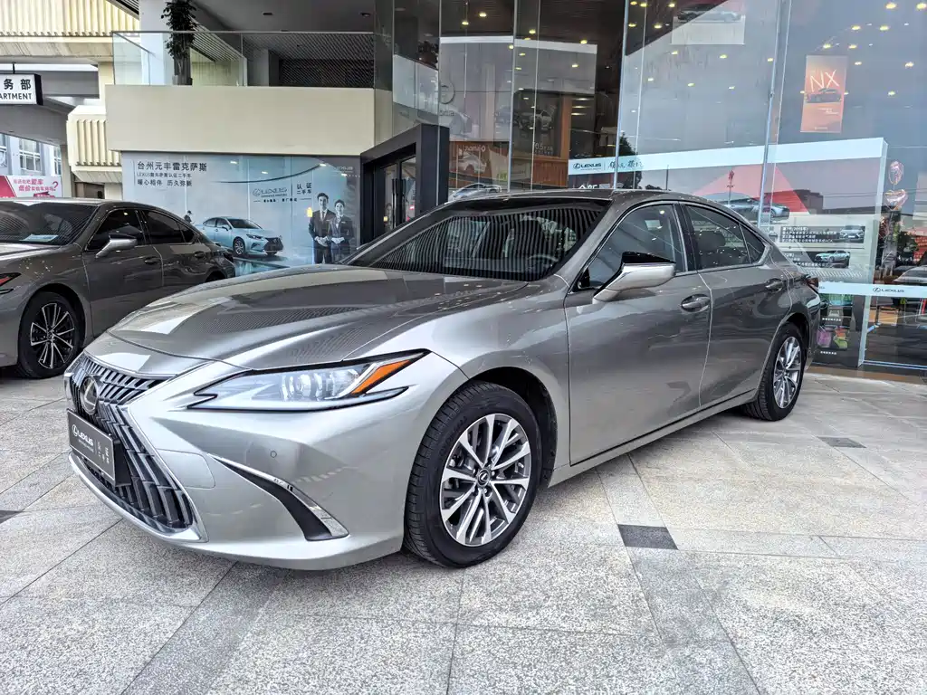 Lexus ES 2024 — фото 1