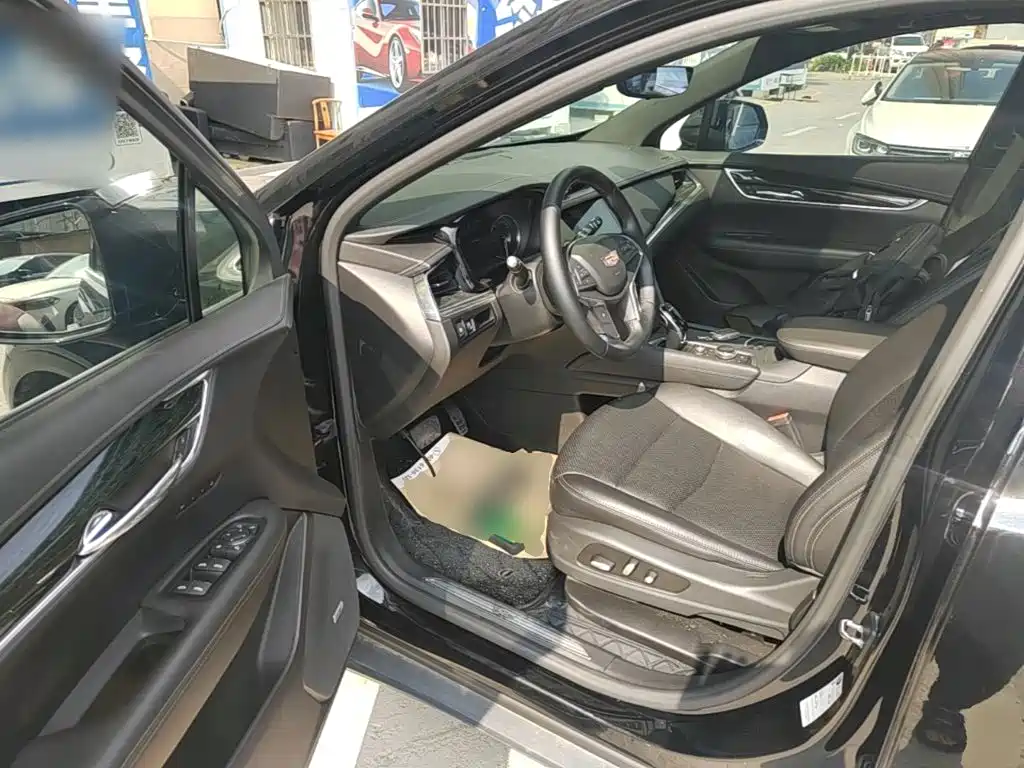Cadillac XT5 2020 — фото 16
