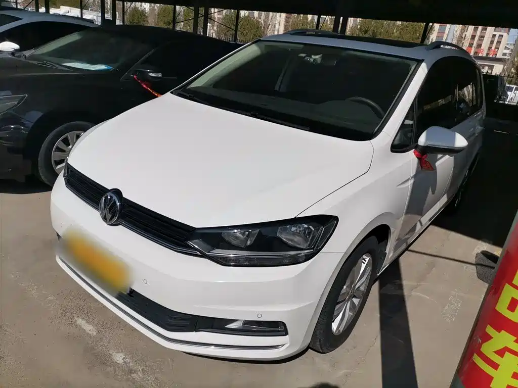 Volkswagen Touran 2018 — фото 2