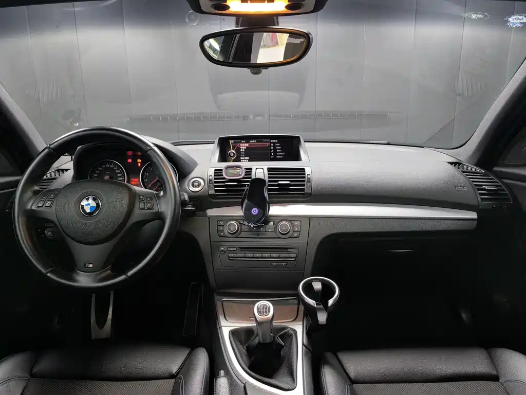 BMW 1 Series 2010 — фото 8