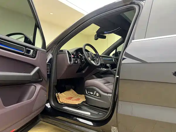 Porsche Cayenne 2022