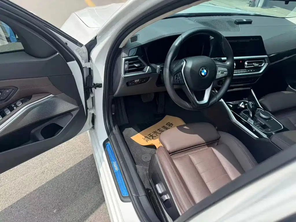 BMW 3 Series 2019 — фото 4