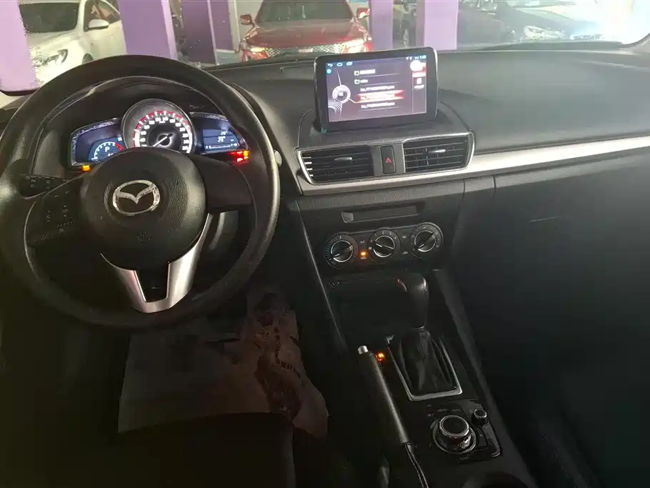 Mazda 3 Axela 2016 — фото 12