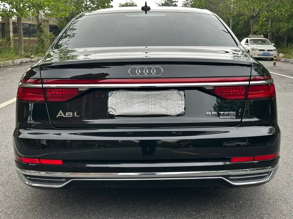 Audi A8 2019 — фото 8
