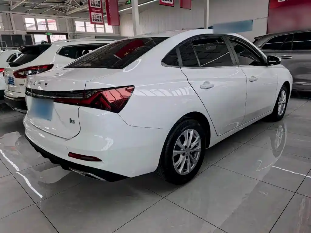 Roewe i5 2025 — фото 13
