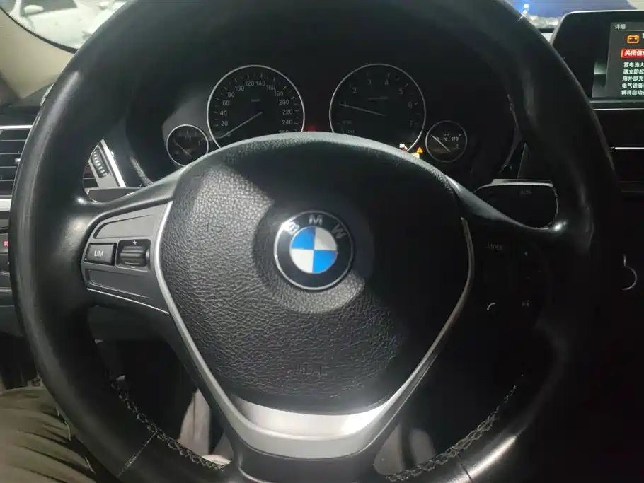 BMW 3 Series 2018 — фото 15