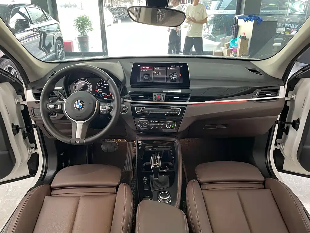 BMW X1 2022 — фото 8