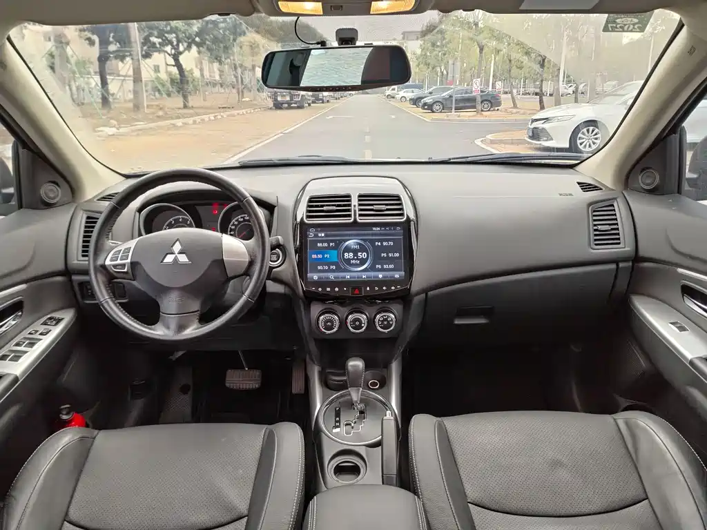 Mitsubishi ASX 2017 — фото 18