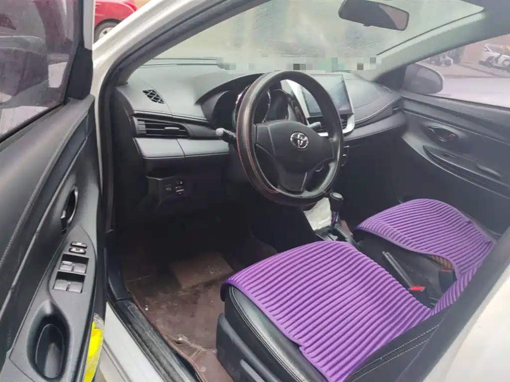 Toyota Yaris L 2019 — фото 14