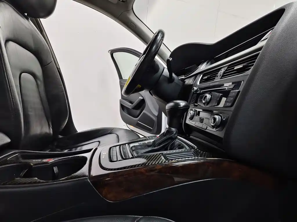 Audi A4L 2015 — фото 15