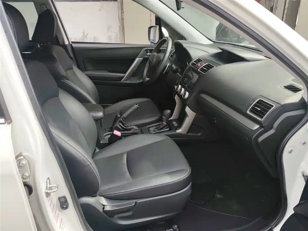 Subaru Forester 2015 — фото 20