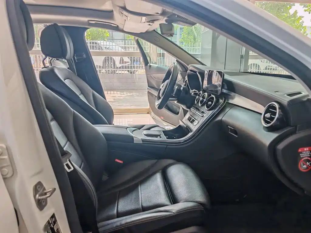 Mercedes-Benz C-Class 2020 — фото 16