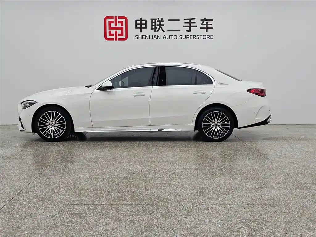 Mercedes-Benz C-Class 2023 — фото 3