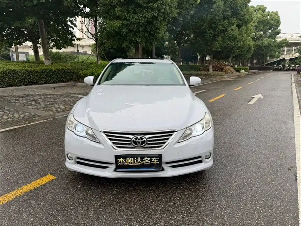 Toyota Reiz 2011