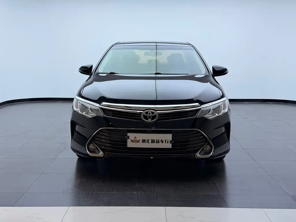 Toyota Camry 2015 — фото 2
