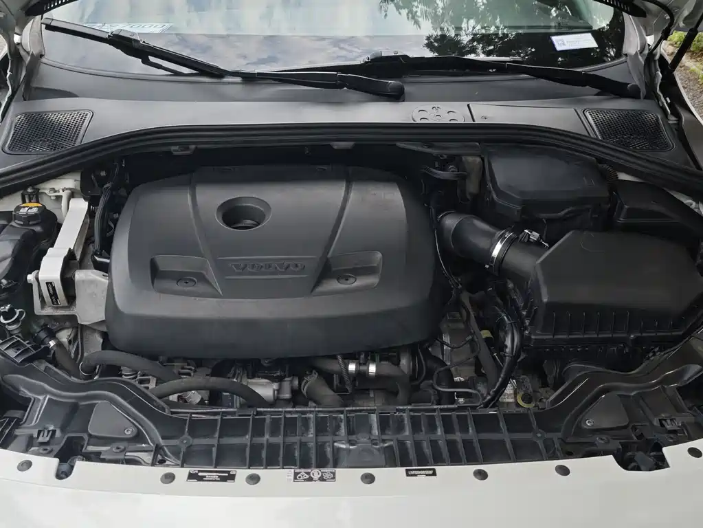 Volvo S60 2016 — фото 16