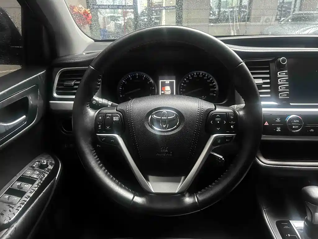 Toyota Highlander 2020 — фото 10