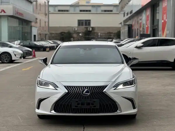 Lexus ES 2018