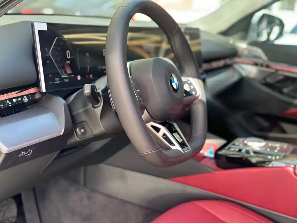 BMW 5 Series 2025 — фото 15