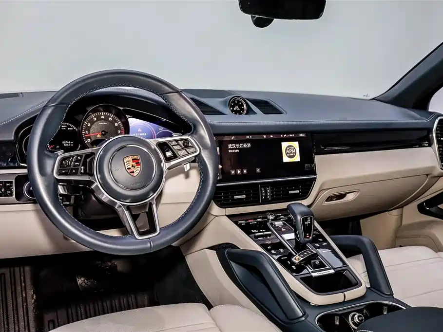 Porsche Cayenne 2021 — фото 23