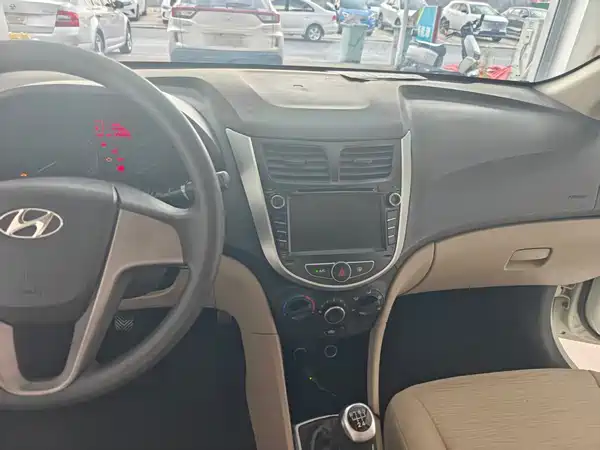 Hyundai Accent 2016