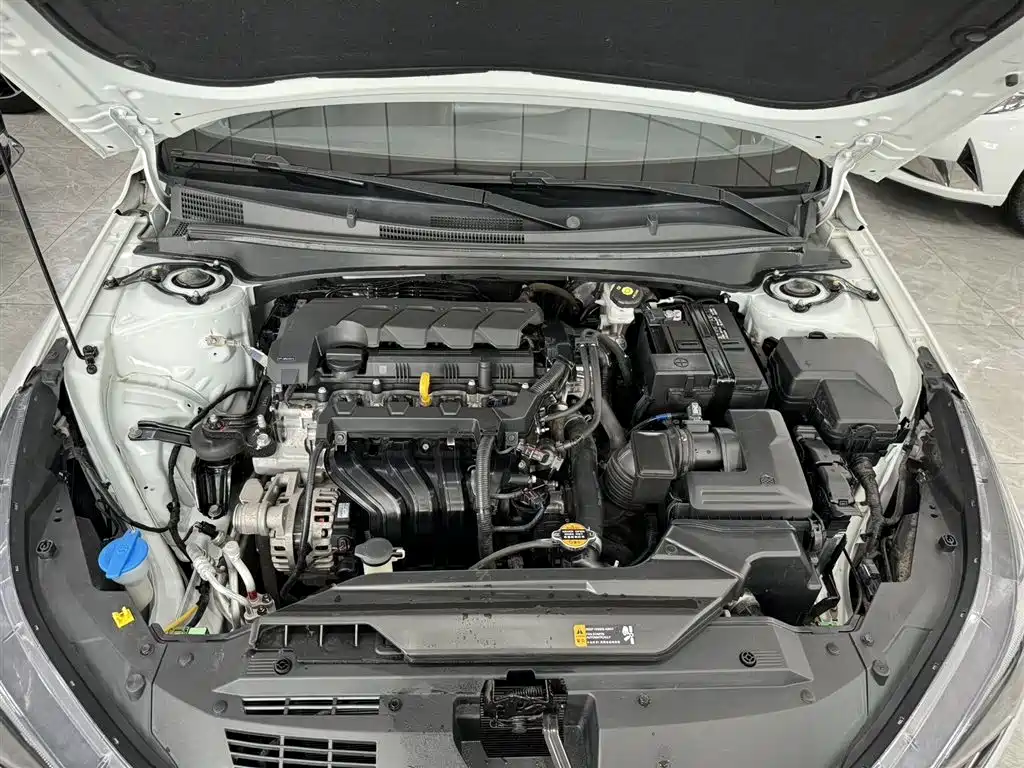 Hyundai Elantra 2022 — фото 15