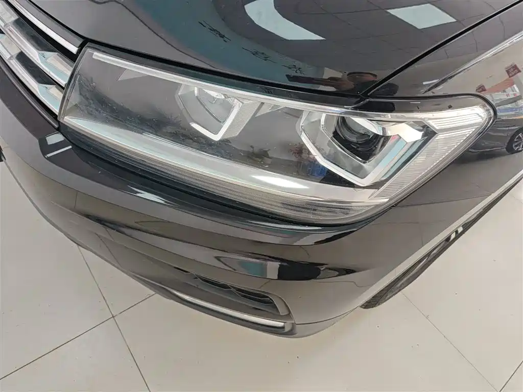 Volkswagen Tiguan L 2020 — фото 18