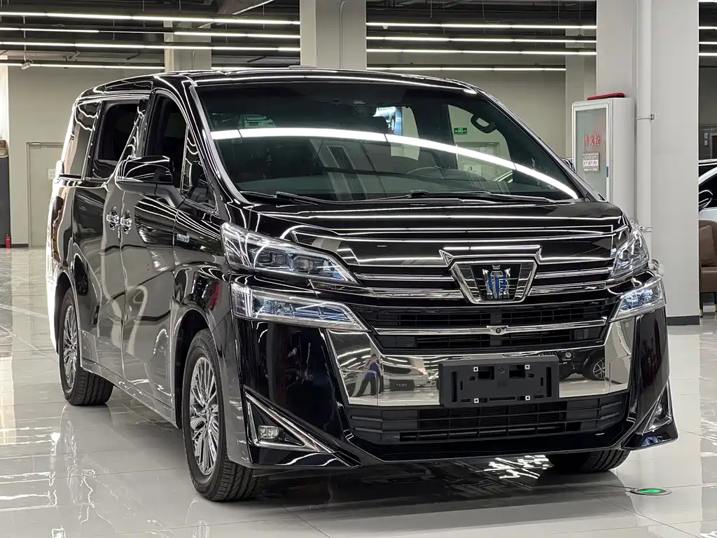 Toyota Vellfire 2022 — фото 3
