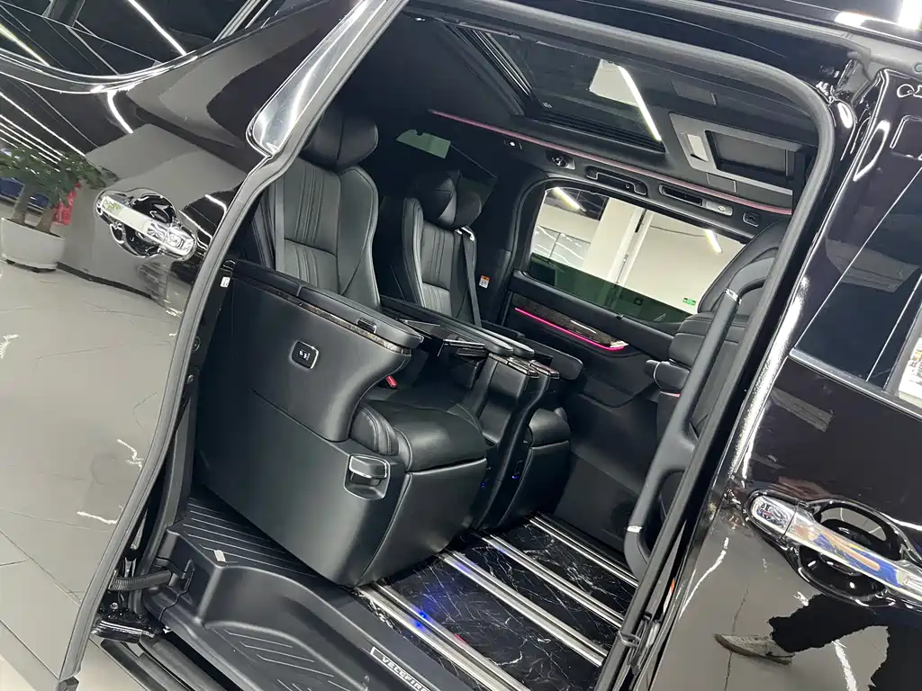 Toyota Vellfire 2022 — фото 13